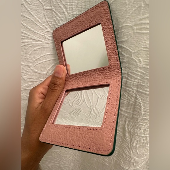 Maison de Sabre Leather Compact Mirror - Picture 4 of 4